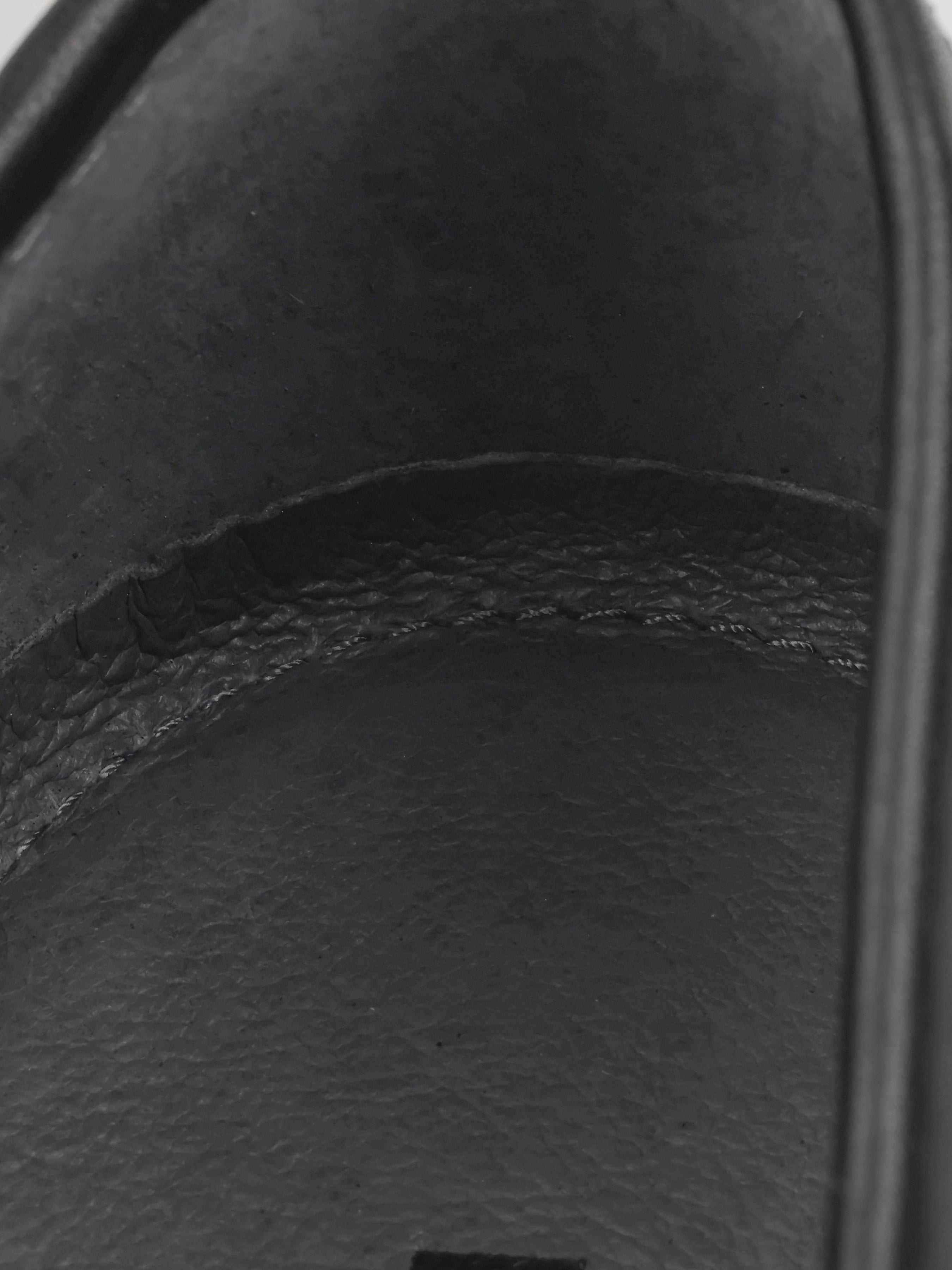 Czarne Skórzane Loafersy Fenti z Tłoczeniem w Krokodyla - obrazek 7